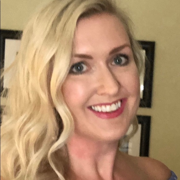 Meet your Posher, Caroline! - Picture 3 of 4